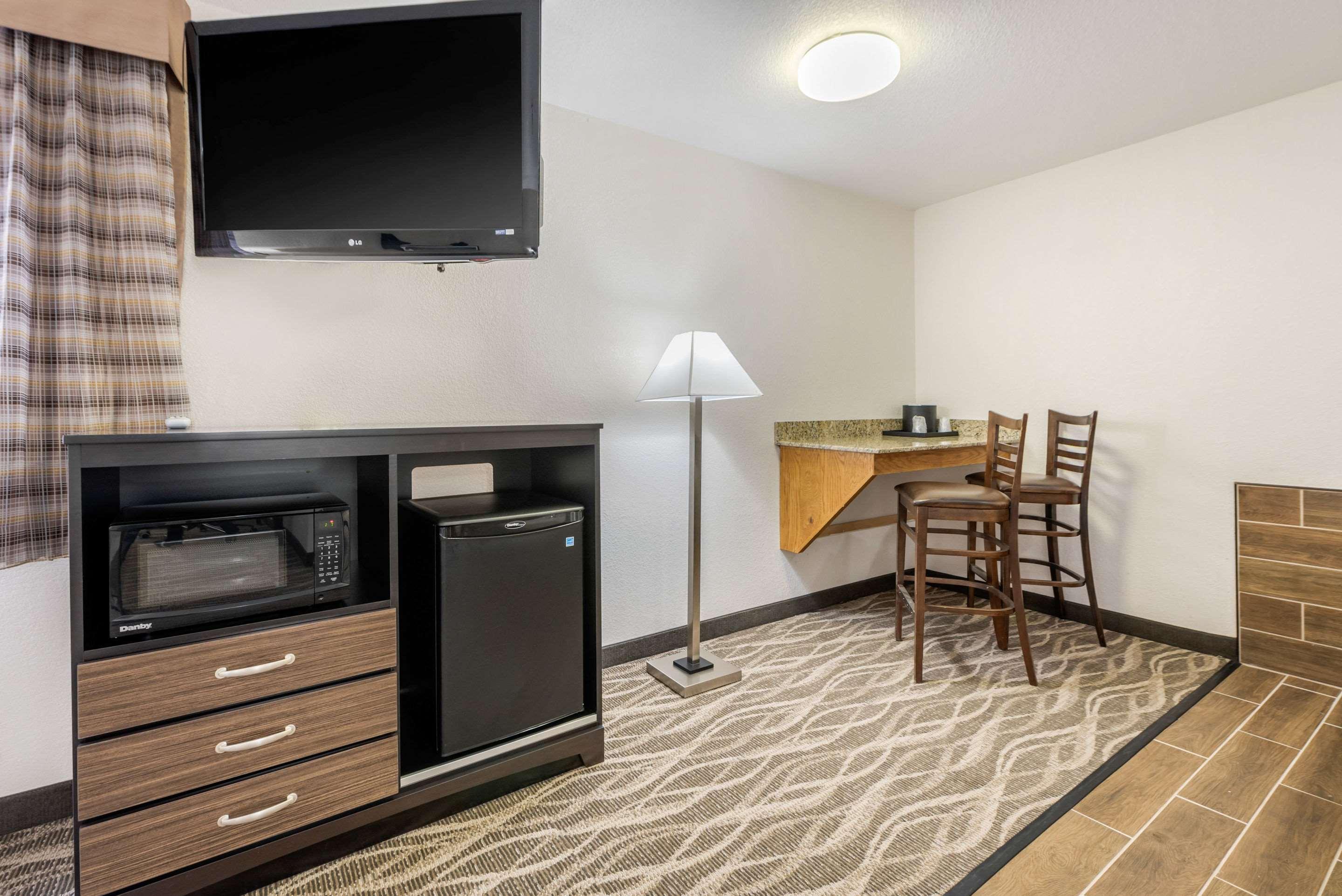 Quality Inn & Suites South Fork Exterior photo
